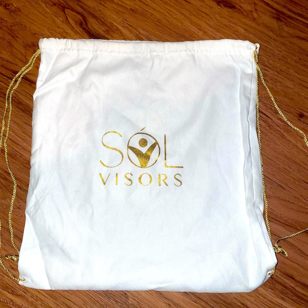 NWOT sol visors 🕶 dust bag
